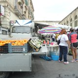 078 Eerste maar even de markt bezoeken